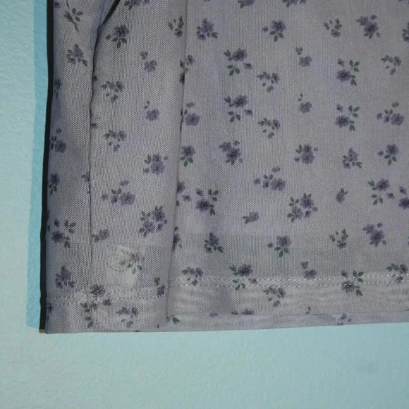 Hollister Camisole with Lace Lilac Floral Print - Picture 14 of 14